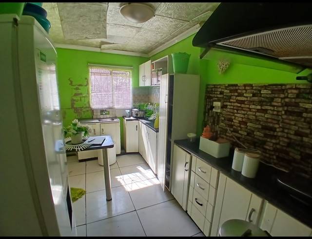 3 BEDROOM HOUSE FOR SALE IN EVATON WEST
